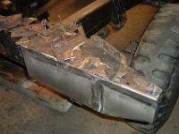 The right hand side is finished. On the bumper you can see the parts we have cut out and renewed.. Arend did a great job there!