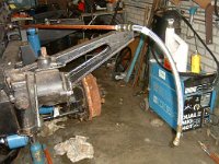 This pipe must be mounted beside/under the engine