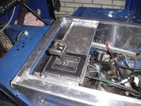 Gearshifter is mounted in the bonnet