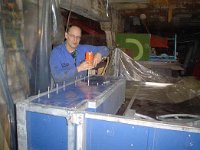 Again the loadingtray  Fit all the galvenized strips on the corners